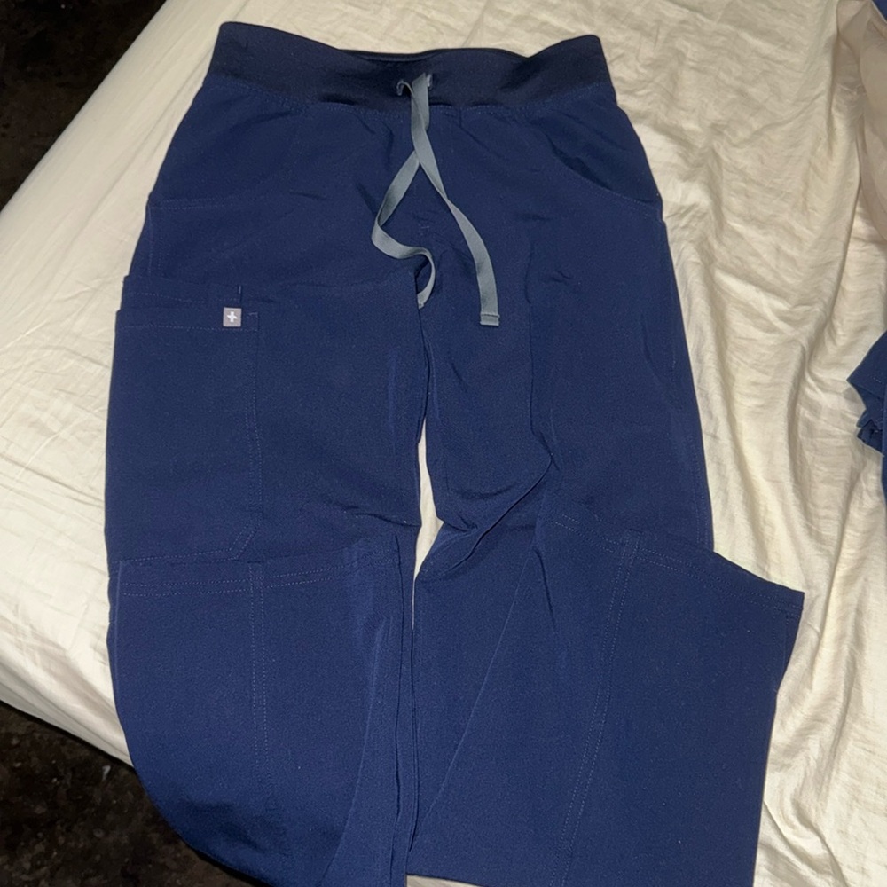 Figs XXS petite scrub bottoms in NAVY.